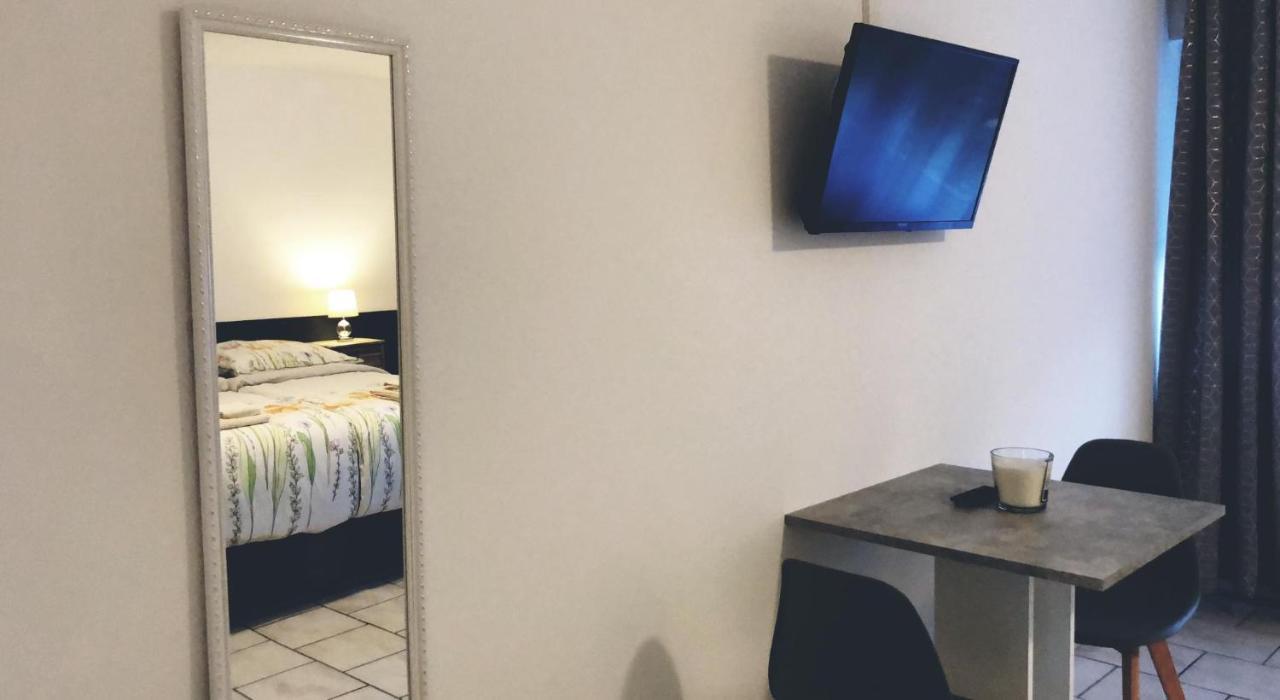 Studios Near Lycee Jean Mermoz Saint-Louis  Dış mekan fotoğraf