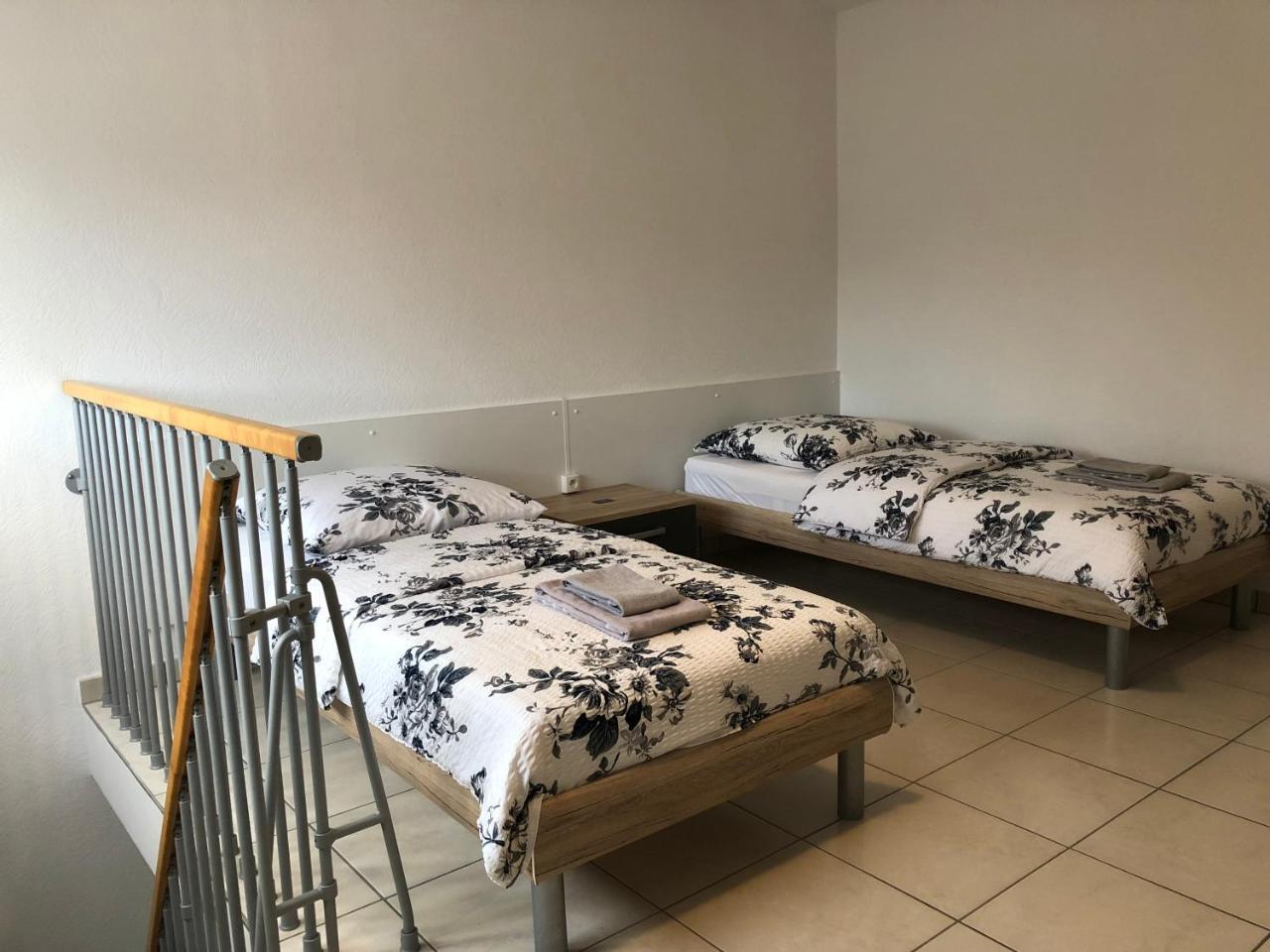 Studios Near Lycee Jean Mermoz Saint-Louis  Dış mekan fotoğraf